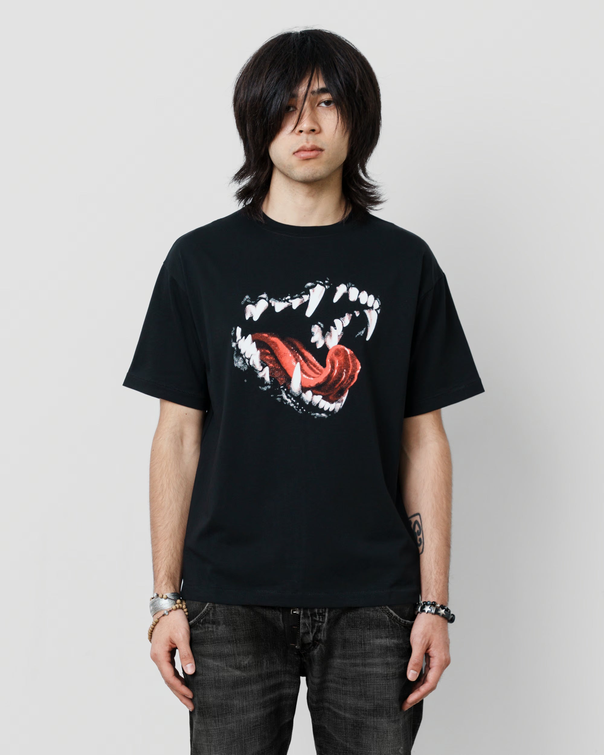 Fangs I T-Shirt | Black