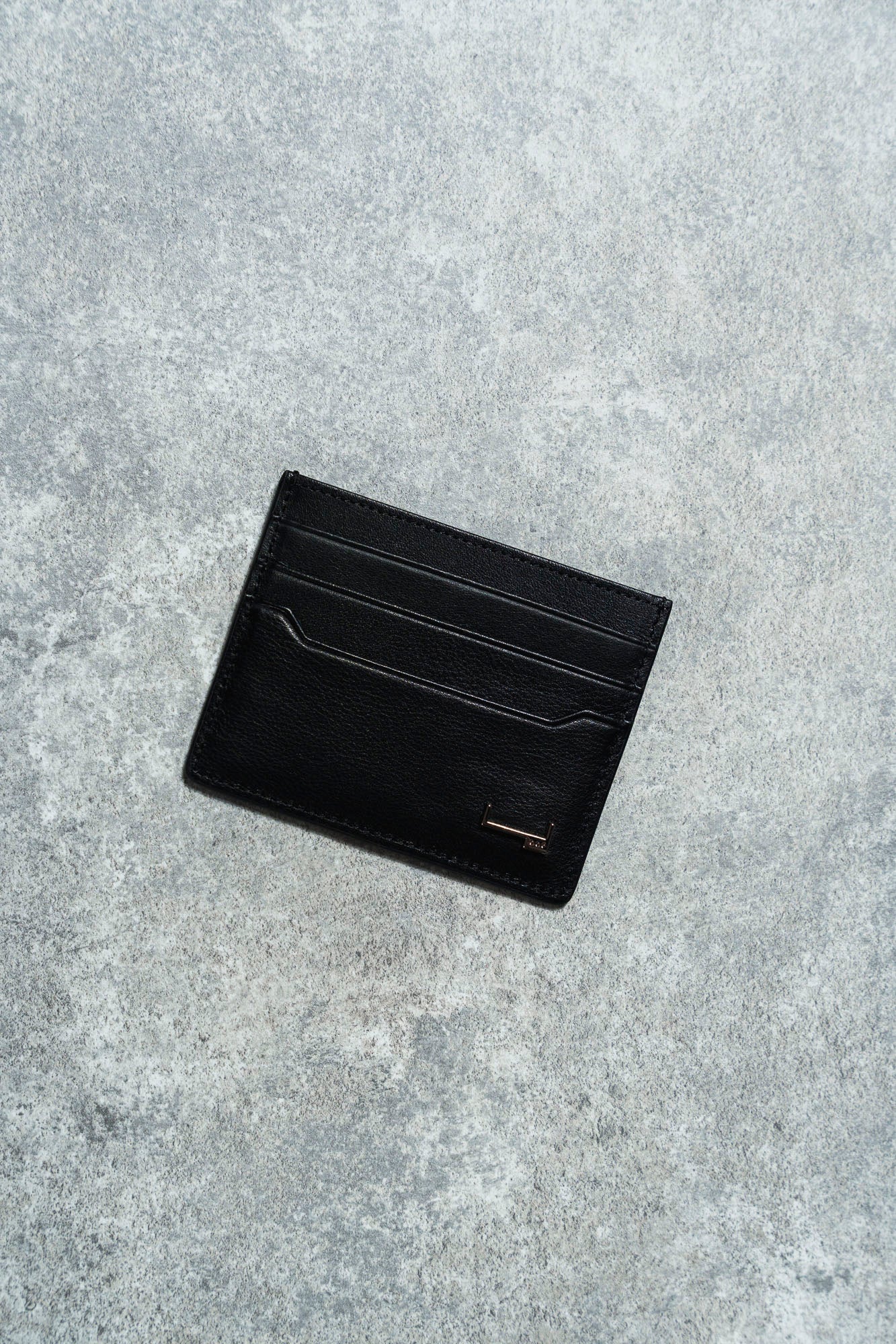 BLACK-CARDHOLDER-POCKET-SIDE