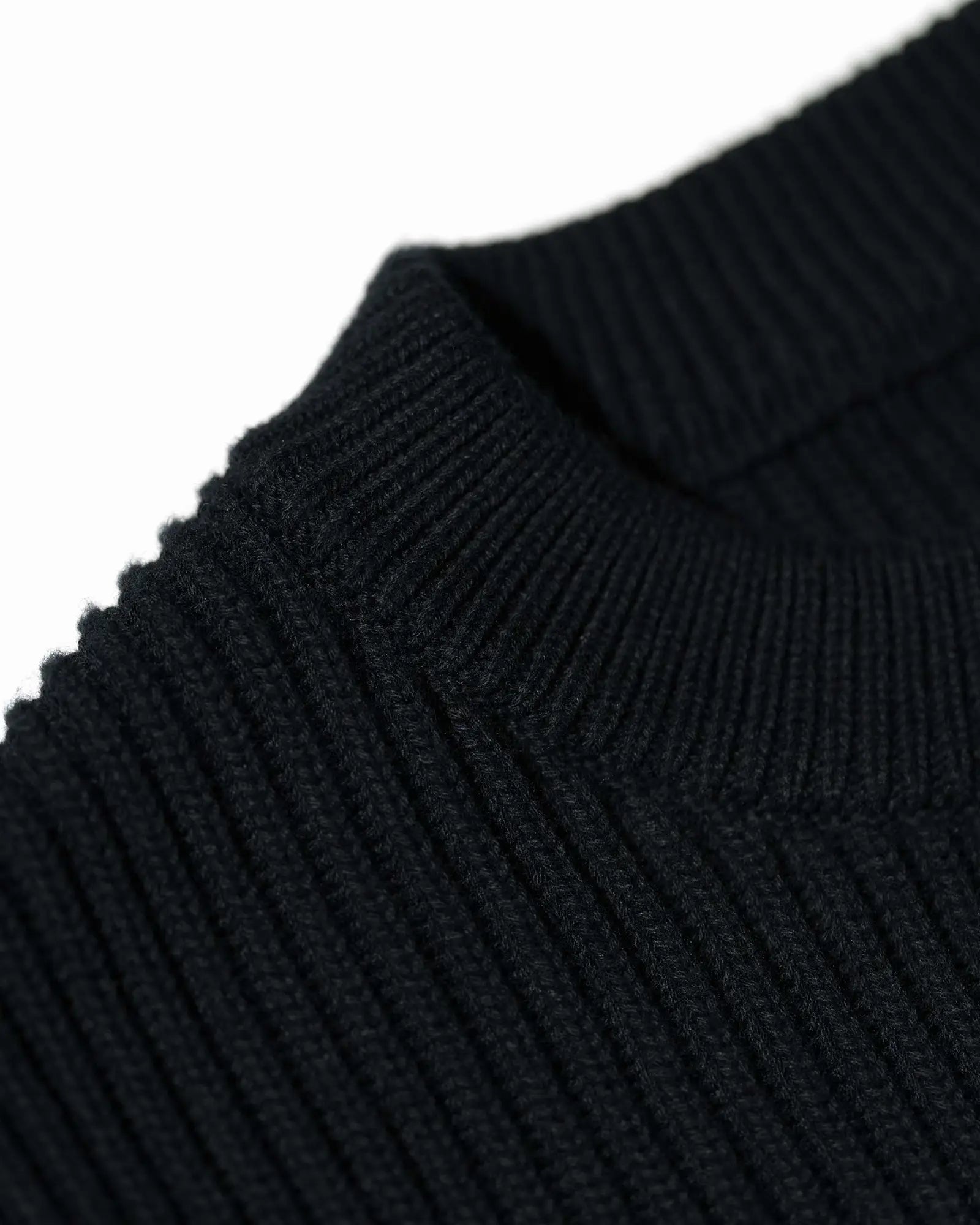 Veil-Knit-Collar-Closeup