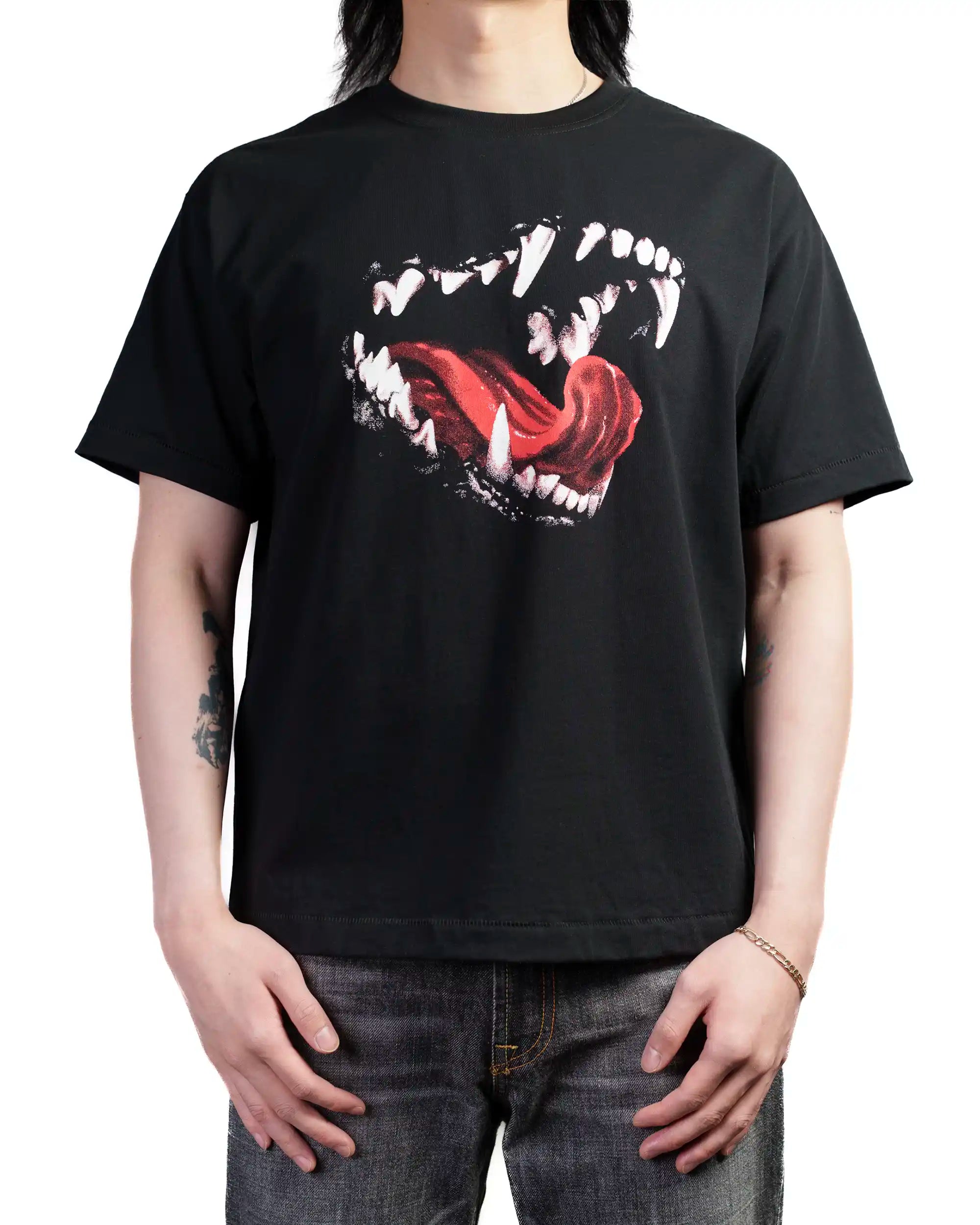 Fangs I T-Shirt | Black