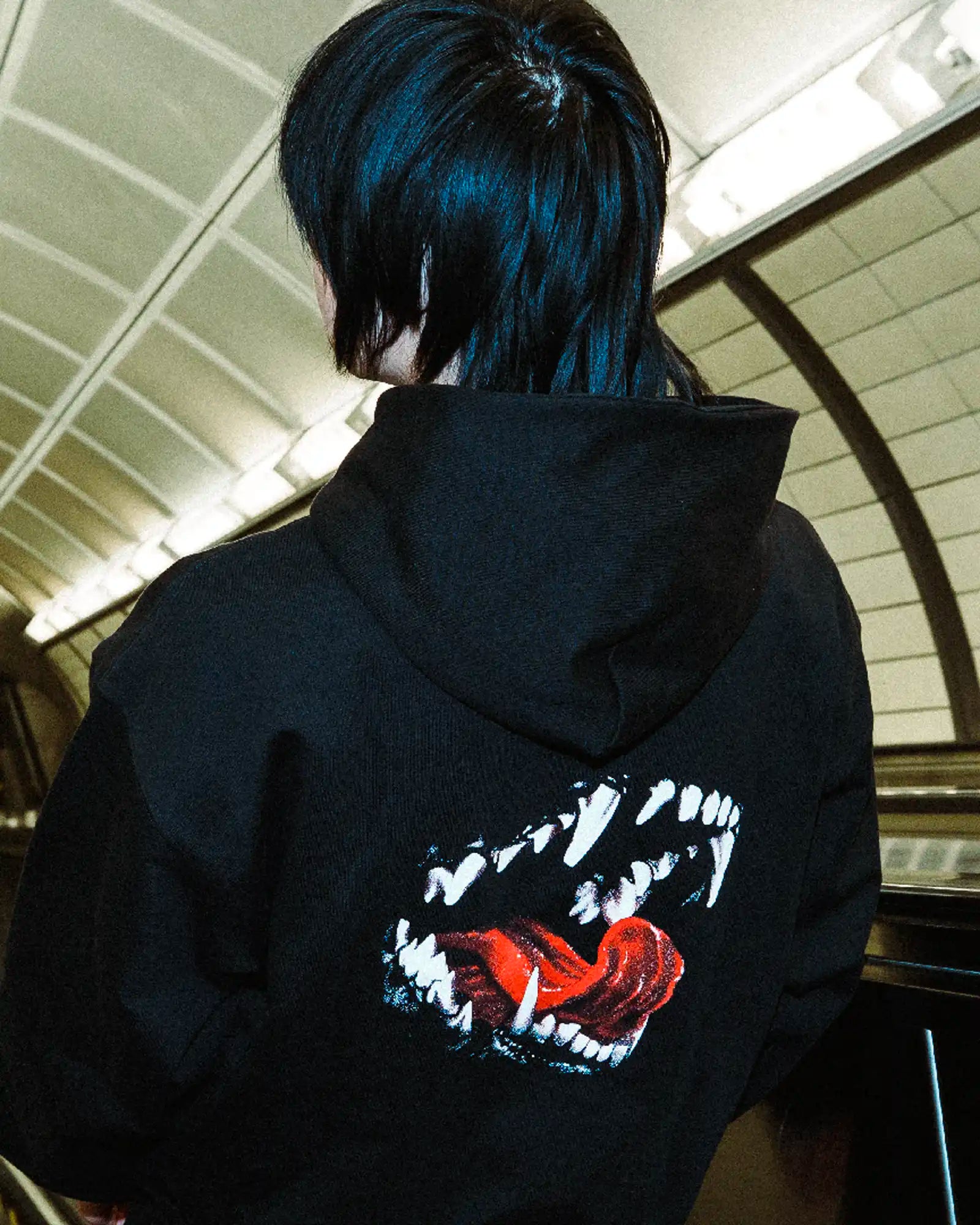 Fangs I Hoodie | Black